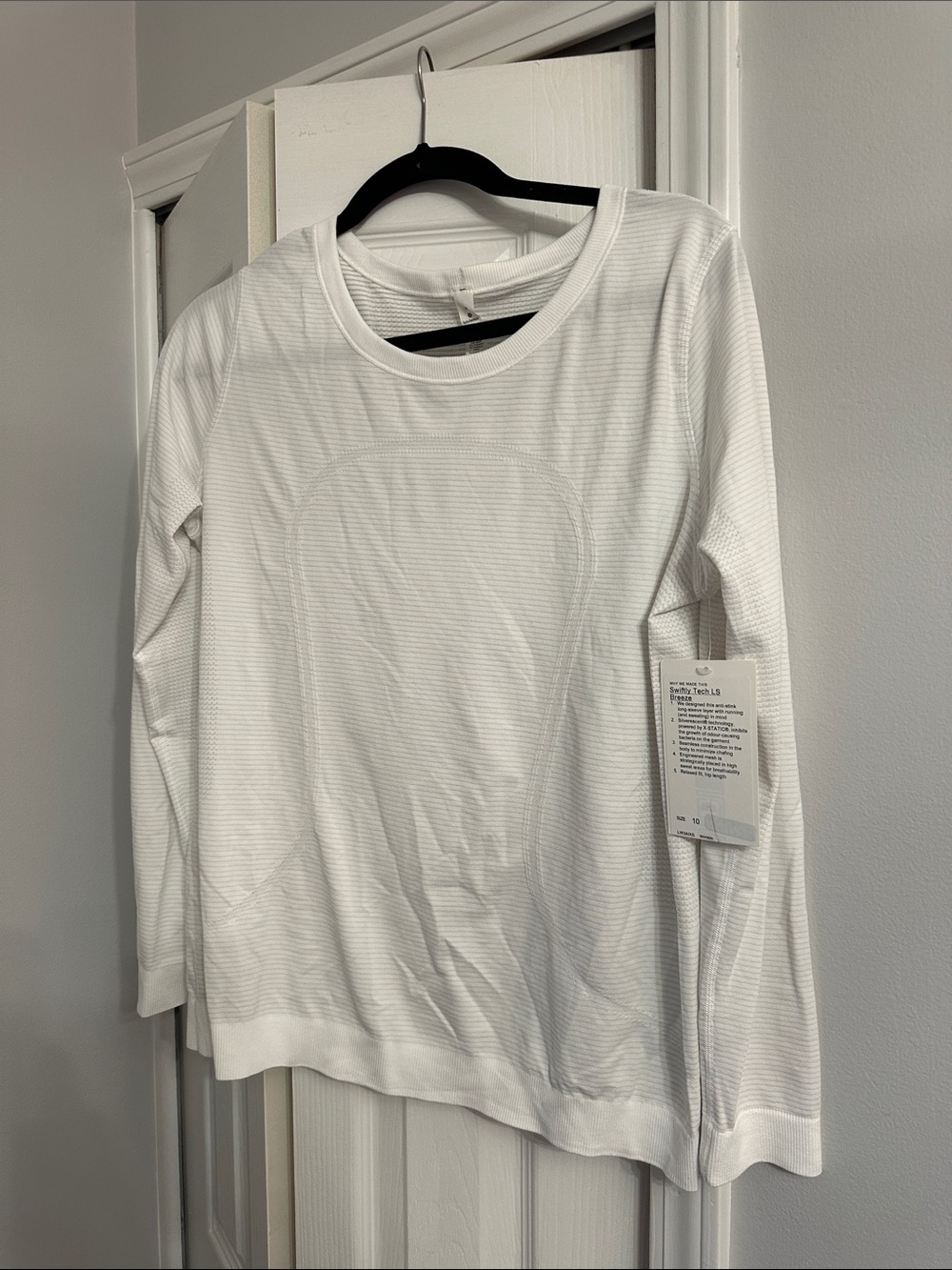 Lululemon swiftly tech LS Breeze size 10